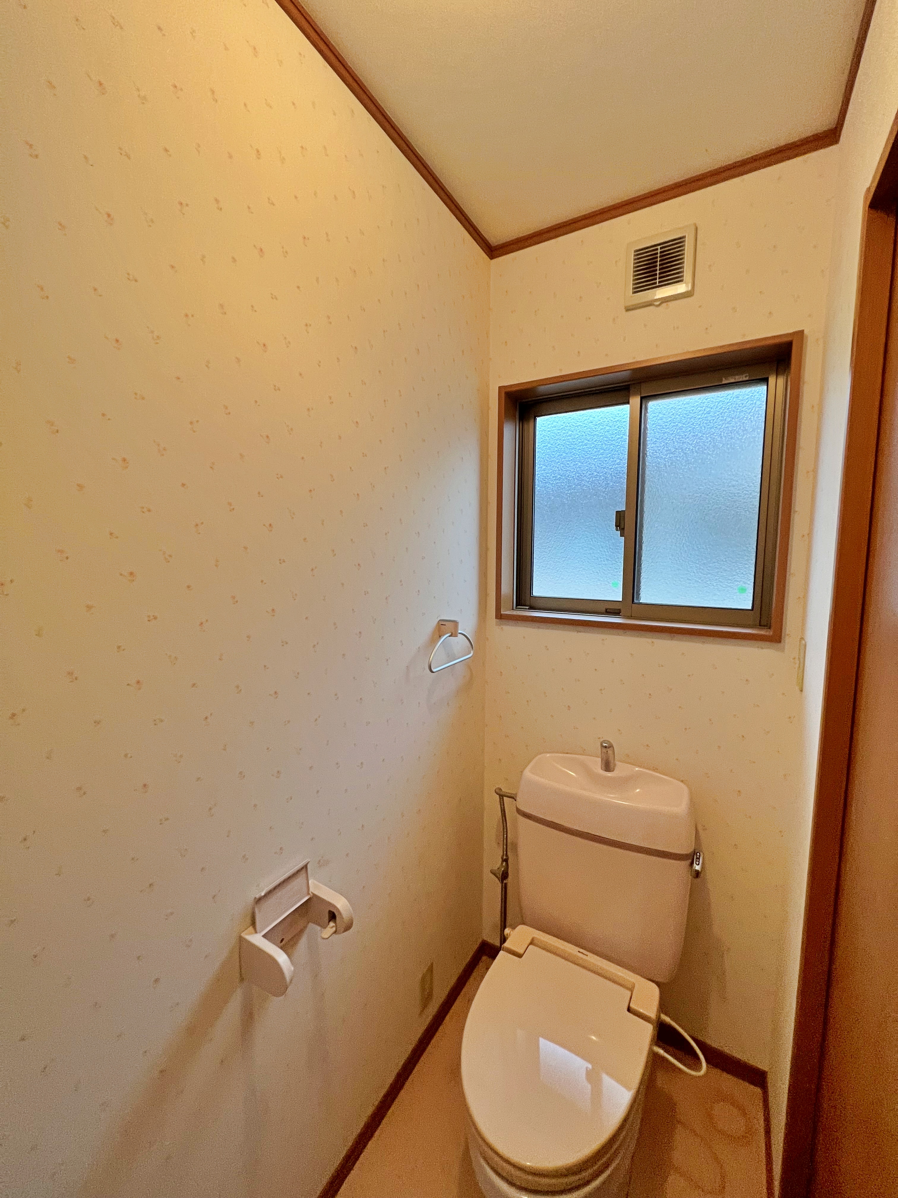 トイレをリフォーム致しました。